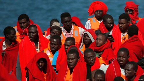 Plus de 600 migrants secourus en mer au large de l'Espagne - ảnh 1
