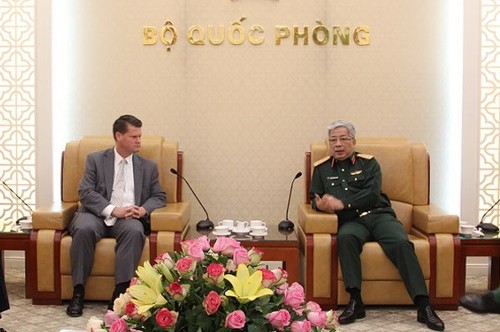 Nguyên Chi Vinh reçoit l’assistant du secrétaire américain à la défense - ảnh 1