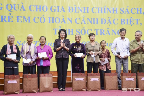 La vice-présidente Dang Thi Ngoc Thinh à Soc Trang - ảnh 1