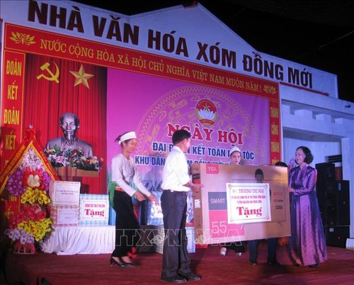 Truong Thi Mai à la fête de la grande union nationale à Hoa Binh - ảnh 1
