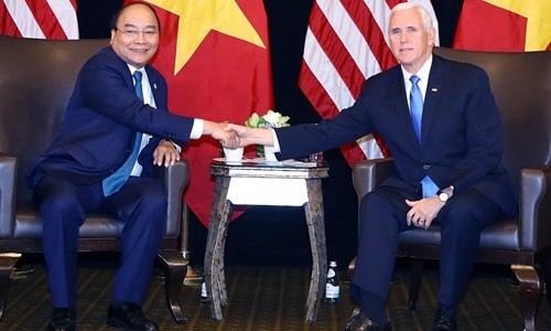 Le Premier ministre vietnamien rencontre le vice-président américain - ảnh 1