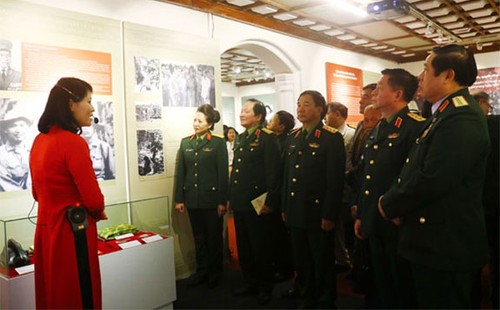 Célébration du 74e anniversaire de la fondation de l'Armée populaire du Vietnam - ảnh 1