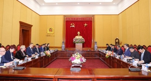 Le ministre vietnamien de la Sécurité publique reçoit le ministre lituanien de l’Intérieur  - ảnh 1