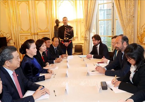 Nguyên Thi Kim Ngân rencontre le Premier ministre français - ảnh 1