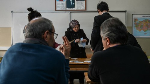 Municipales en Turquie: les votes recomptés dans certains districts d'Istanbul - ảnh 1