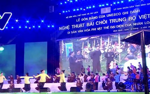 Quang Binh : Réception du certificat de l’UNESCO en l’honneur du bài choi  - ảnh 1