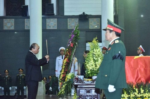 Cérémonie à la mémoire de l’ancien président Lê Duc Anh - ảnh 2