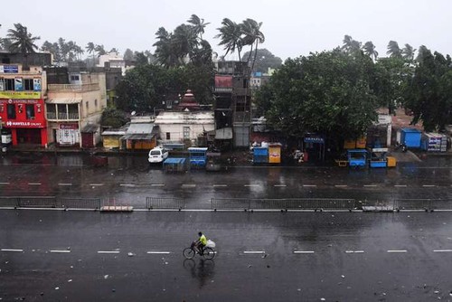 Le puissant cyclone Fani frappe l’Inde: plus d’un million de personnes évacuées - ảnh 1
