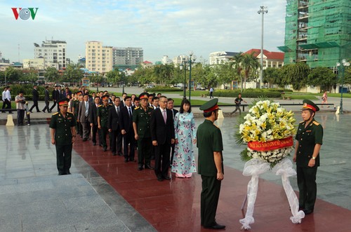 Événement à la mémoire des soldats volontaires du Vietnam tombés au Cambodge - ảnh 1