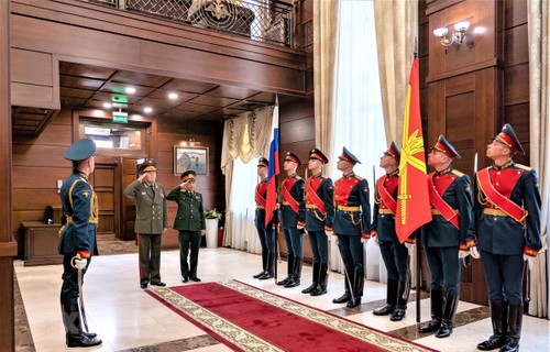 Une délégation militaire vietnamienne de haut rang en visite en Russie - ảnh 1