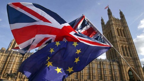 Brexit : Les députés britanniques votent pour un report de la sortie de l’UE et contre des élections anticipées - ảnh 1