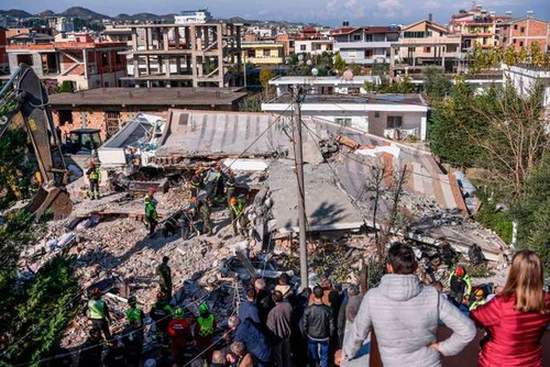 Séisme en Albanie: 49 morts, des milliers de déplacés - ảnh 1