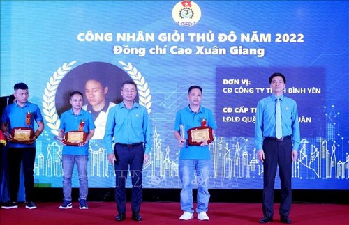Hanoi: 100 ouvriers exemplaires à l’honneur - ảnh 1