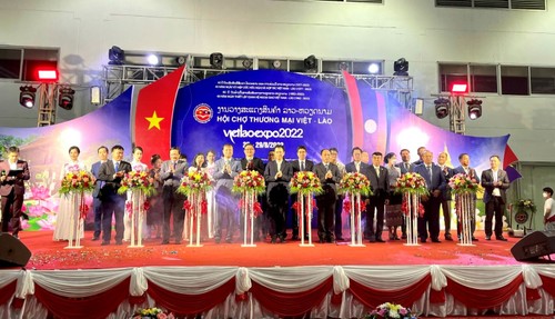 Quang Nam: Foire commerciale frontalière Vietnam-Laos - ảnh 1