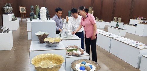 Hanoi: Exposition de produits artisanaux  - ảnh 1