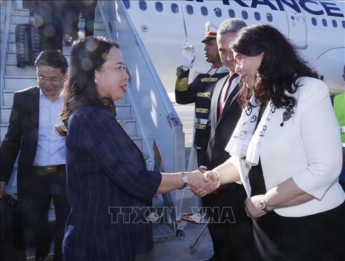 La vice-présidente Vo Thi Anh Xuân arrive en Tunisie pour le 18e Sommet de la Francophonie - ảnh 1