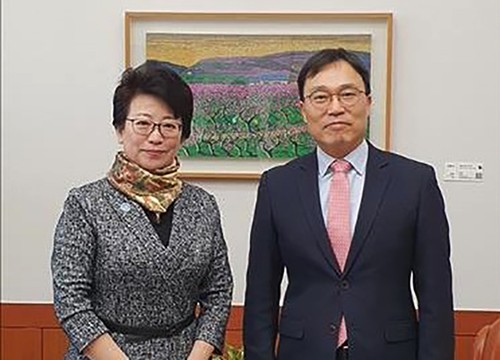 La République de Corée cherche à promouvoir les relations trilatérales avec le Japon et la Chine - ảnh 1