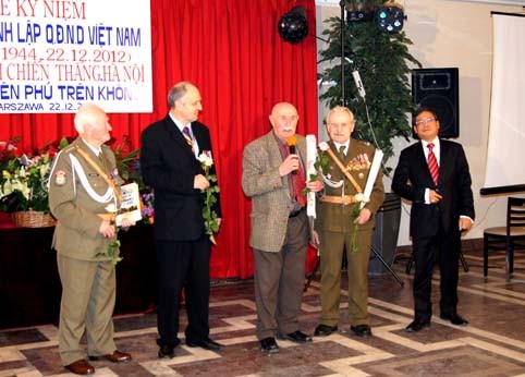 Cộng đồng người Việt tại Ba Lan kỷ niệm 40 năm chiến thắng Điện Biên Phủ   - ảnh 4