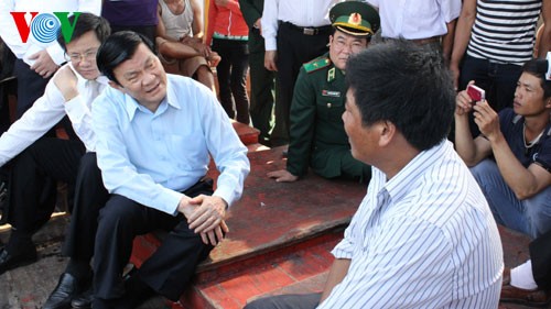 Chủ tịch nước Trương Tấn Sang thăm, làm việc tại Quảng Bình - ảnh 2