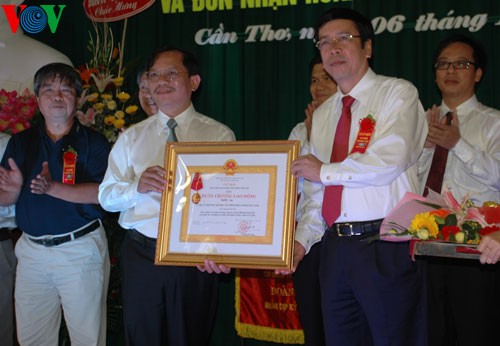 VOV Đồng bằng sông Cửu Long  nhận Huân chương Lao động hạng Nhì - ảnh 1