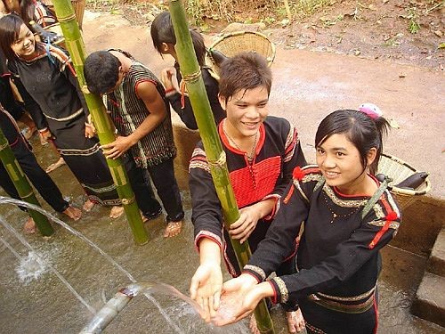 Dân tộc Ê đê  trong cộng đồng các dân tộc Việt Nam - ảnh 1