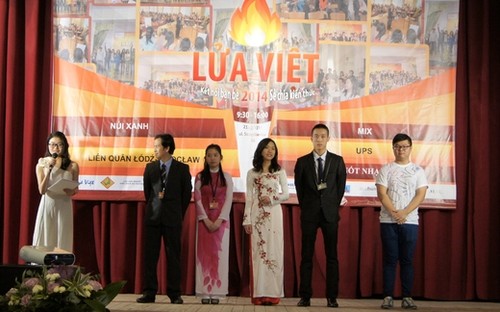 Thanh niên, sinh viên Việt Nam tại Ba Lan: giao lưu Lửa Việt 2014 - ảnh 5