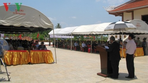 Cộng đồng Việt Nam tại Lào dâng hương tưởng niệm Bác Hồ  - ảnh 6