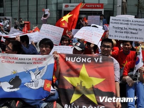  Cộng đồng người Việt Nam ở nước ngoài tiếp tục phản đối Trung Quốc  - ảnh 2