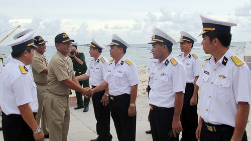 Hải quân Việt Nam và Philippines giao lưu trên đảo Song Tử Tây - ảnh 1