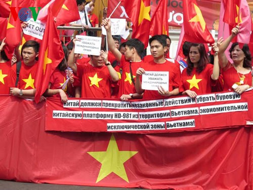 Người Việt tại LB Nga mít tinh phản đối Trung Quốc đặt giàn khoan trái phép  - ảnh 3