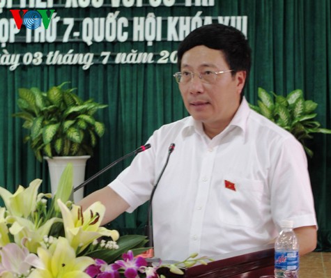Phó Thủ tướng Phạm Bình Minh tiếp xúc cử tri tại Quảng Ninh - ảnh 1