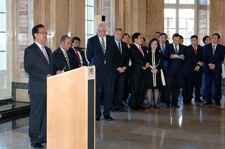 Báo chí châu Âu đánh giá cao chuyến thăm của Thủ tướng Nguyễn Tấn Dũng - ảnh 1