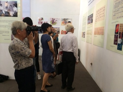 Khai mạc triển lãm "Nguyễn Huy Tưởng với cảm hứng sách thiếu nhi" - ảnh 5