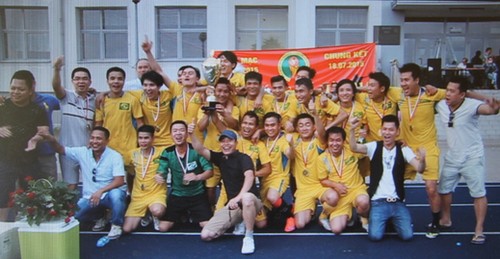 Chung kết giải bóng đá Cộng đồng người Việt tại Ba Lan hè 2015 - ảnh 4