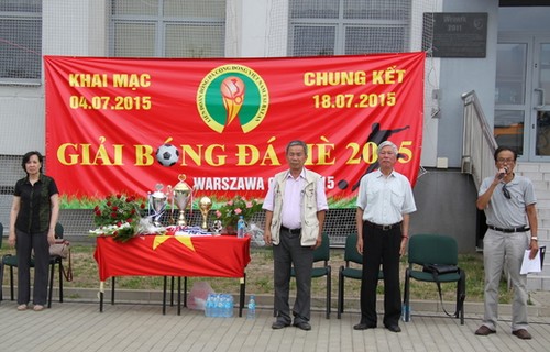 Chung kết giải bóng đá Cộng đồng người Việt tại Ba Lan hè 2015 - ảnh 1