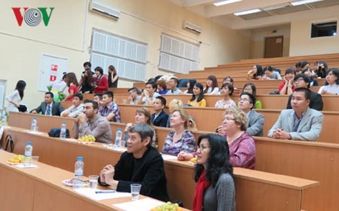 Sinh viên Việt Nam tại Nga tổ chức kỷ niệm Ngày Nhà giáo Việt Nam - ảnh 2