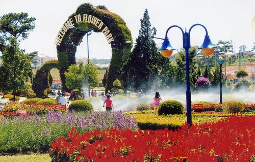 Công viên hoa thành phố, nơi hội tụ ngàn sắc hoa ở Đà Lạt - ảnh 2