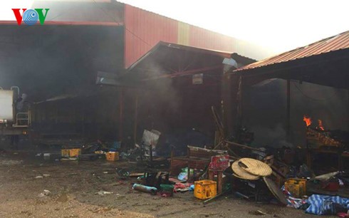 Người Việt ở Champasak thiệt hại hàng triệu USD do cháy chợ Đào Hương - ảnh 1