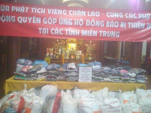 Phật tử chùa Phật tích tại Lào ủng hộ người đân bị thiên tai ở miền Trung  - ảnh 1