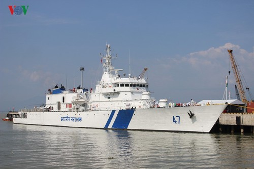 Tàu Bảo vệ bờ biển Ấn Độ thăm Việt Nam - ảnh 1