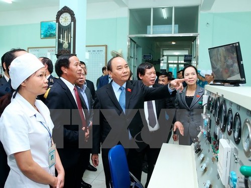 Thủ tướng Nguyễn Xuân Phúc làm việc với Viện Y học Biển Việt Nam  - ảnh 1