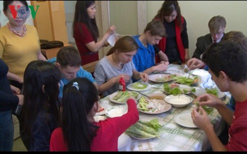 Tấm lòng từ thiện Việt Nam với trẻ em có hoàn cảnh đặc biệt ở Nga - ảnh 1