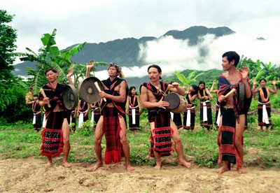 Dân ca và nhạc cụ của dân tộc Xơ Đăng - Âm sắc độc đáo của núi rừng Tây Nguyên - ảnh 1