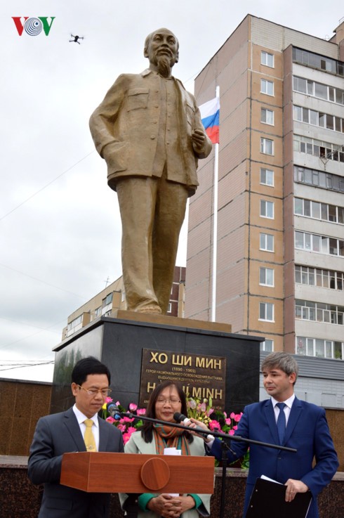 Khánh thành tượng đài Bác Hồ trên quê hương Lenin – Ulyanovsk - ảnh 5