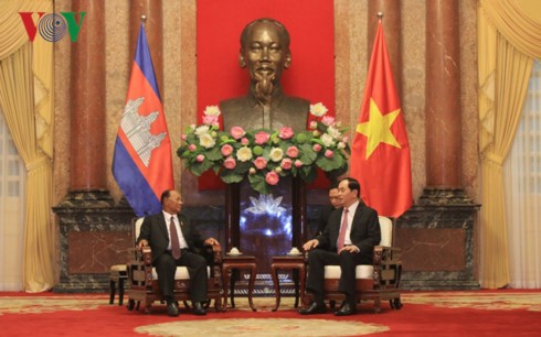 Chủ tịch nước Trần Đại Quang tiếp Chủ tịch Quốc hội Campuchia Samdech Heng Samrin - ảnh 2