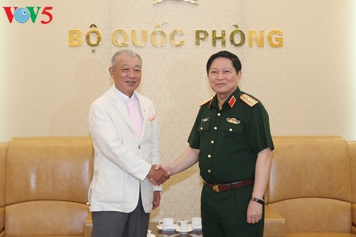 Bộ trưởng Bộ Quốc phòng Việt Nam tiếp Chủ tịch danh dự Quỹ hòa bình Sasakawa Nhật Bản - ảnh 1