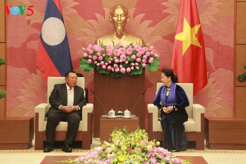 Tổng Bí thư, Chủ tịch nước Lào thăm hữu nghị chính thức Việt Nam  - ảnh 2