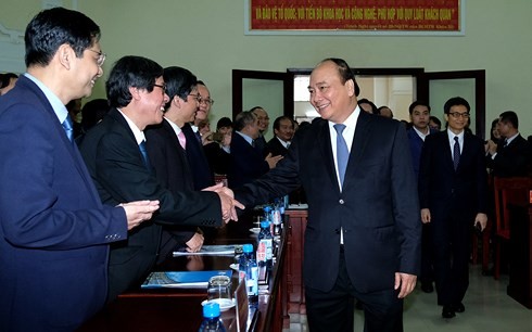 Thủ tướng Nguyễn Xuân Phúc làm việc với Đại học Huế - ảnh 1