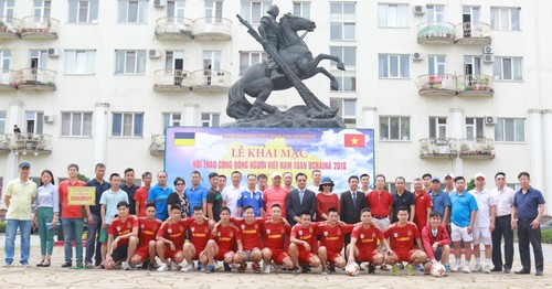 Sôi động ngày hội thể thao của cộng đồng người Việt Nam tại Ukraine - ảnh 1