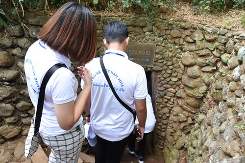 Trại hè Việt Nam 2018: Viếng nghĩa trang Trường Sơn và thăm địa đạo Vĩnh Mốc - ảnh 3